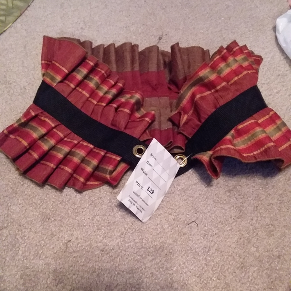 Damsel ruffle